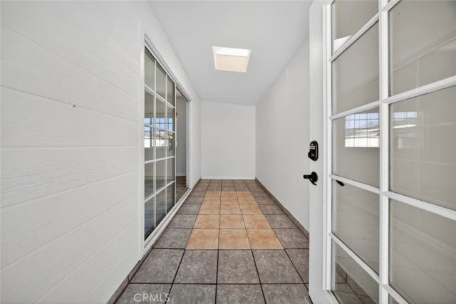 8100 Bellaire Avenue, North Hollywood, CA 91605