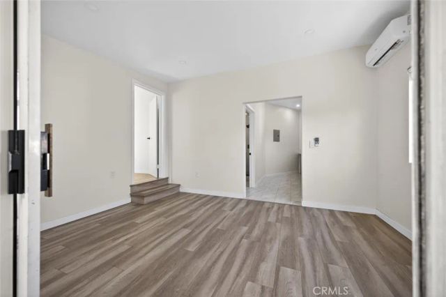 8100 Bellaire Avenue, North Hollywood, CA 91605