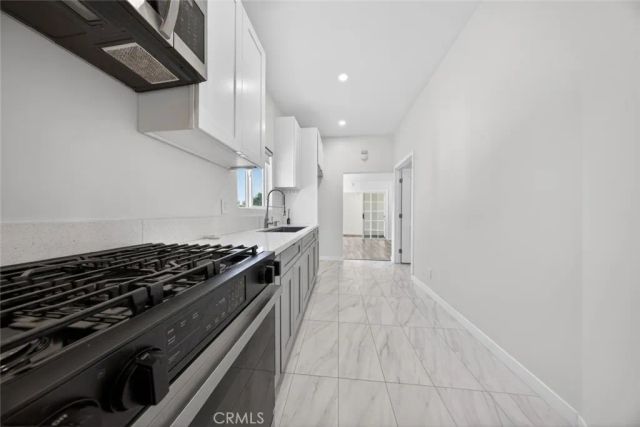 8100 Bellaire Avenue, North Hollywood, CA 91605