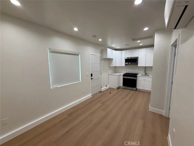 8100 Bellaire Avenue, North Hollywood, CA 91605