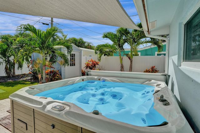 604 NE 25th Avenue, Pompano Beach, FL 33062