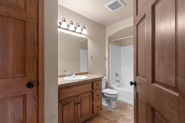 4814 ISABELLA CIRCLE, Hobart, WI 54155