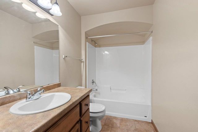 4814 ISABELLA CIRCLE, Hobart, WI 54155