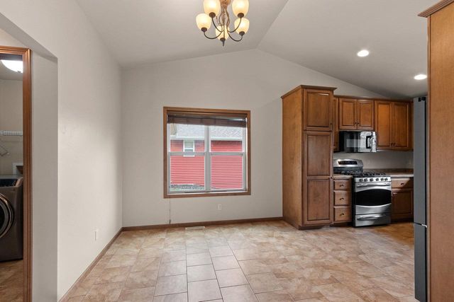 4814 ISABELLA CIRCLE, Hobart, WI 54155