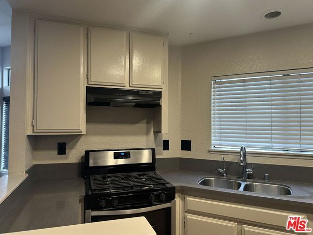 77 Willowcrest Lane, Pomona, CA 91766