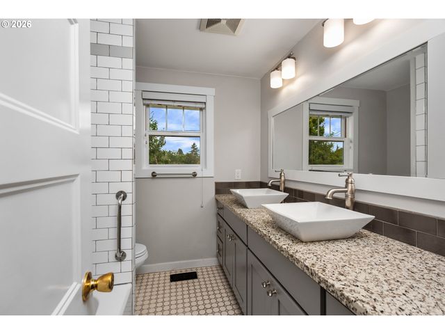 3347 Se 180TH Ave, Portland, OR 97236
