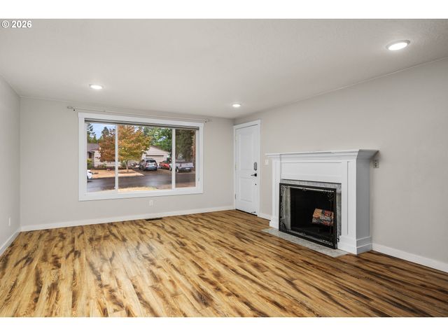 3347 Se 180TH Ave, Portland, OR 97236
