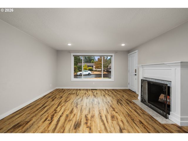 3347 Se 180TH Ave, Portland, OR 97236