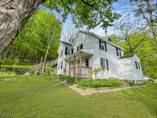 270 Macopin Rd, Bloomingdale Boro, NJ 07403