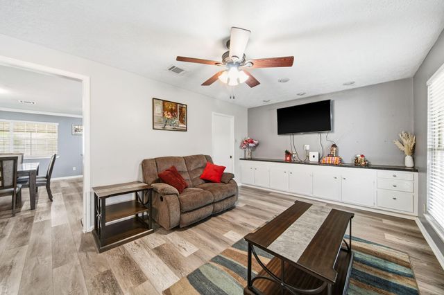 1305 Mcdonald Street, Deer Park, TX 77536