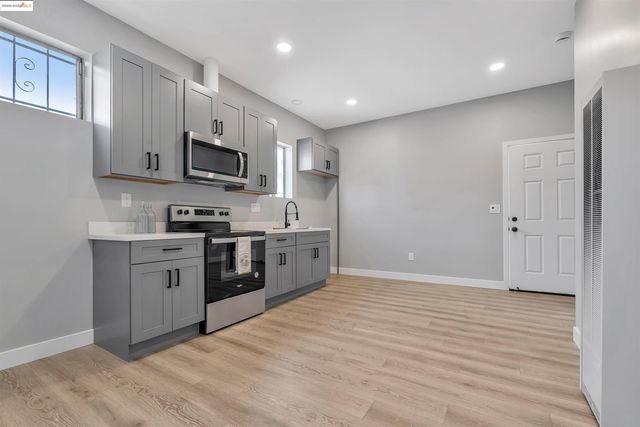 221 4th, Richmond, CA 94801