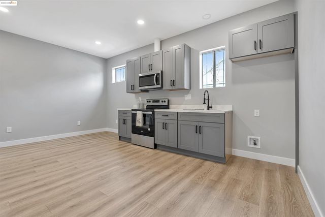 221 4th, Richmond, CA 94801