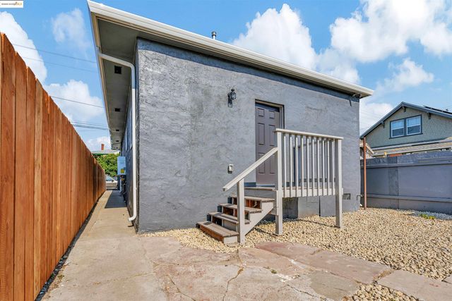 221 4th, Richmond, CA 94801