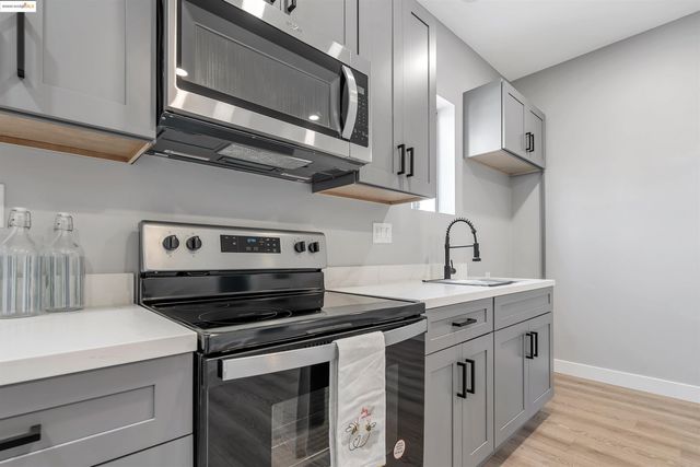 221 4th, Richmond, CA 94801