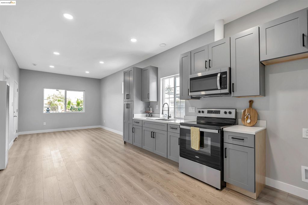 221 4th, Richmond, CA 94801