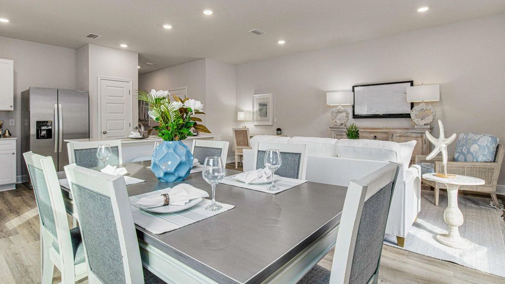 Image 16 of property listing at 2358 Cliff Hollow Circle, Gulf Breeze, FL 32563