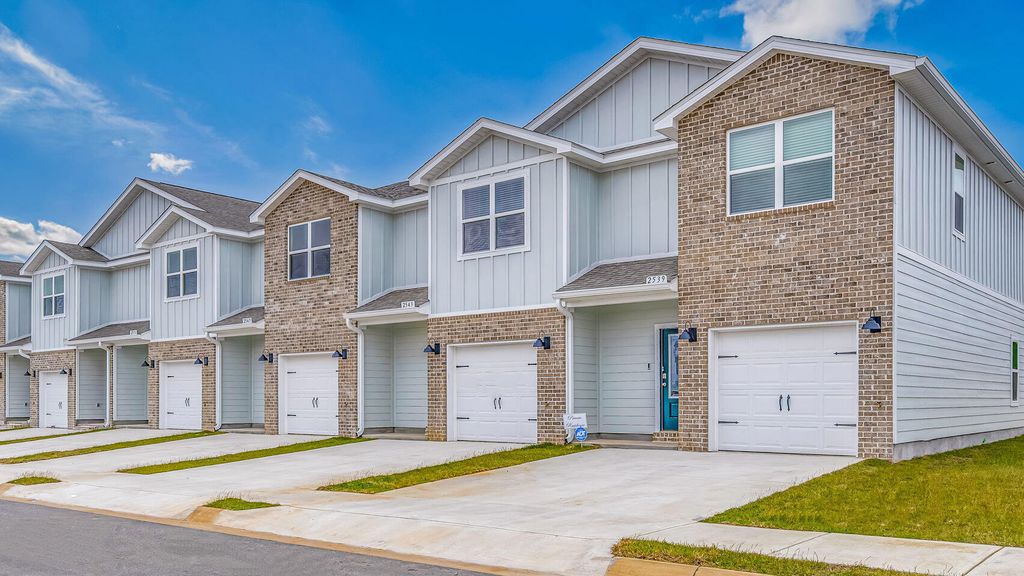 Image 2 of property listing at 2358 Cliff Hollow Circle, Gulf Breeze, FL 32563