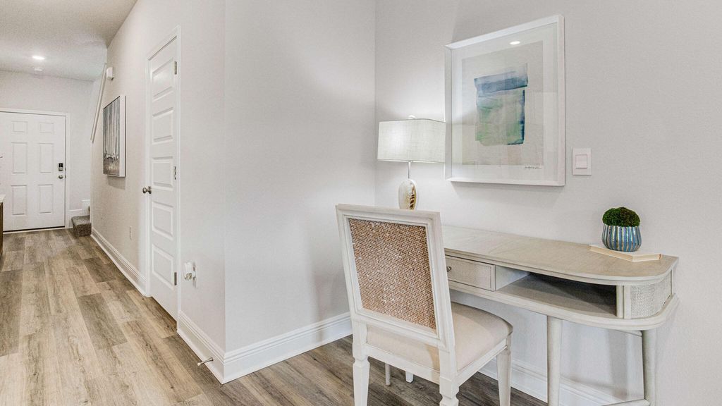 Image 20 of property listing at 2358 Cliff Hollow Circle, Gulf Breeze, FL 32563