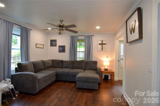 120 7th Street 20, Marion, NC 28752