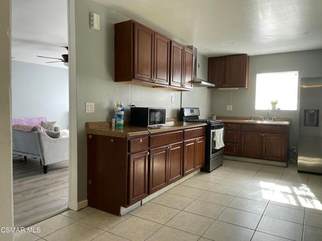 842 S Corta Drive, Santa Ana, CA 92704