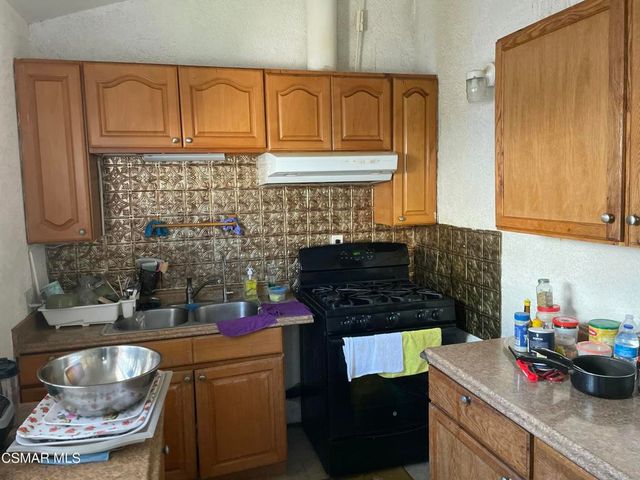 842 S Corta Drive, Santa Ana, CA 92704