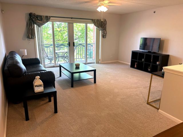 710 Creekside Drive 310, Mount Prospect, IL 60056