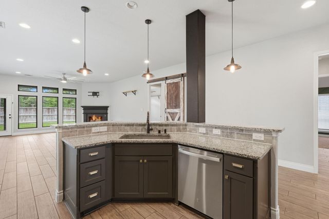 103 Boarsmen Court, Montgomery, TX 77316