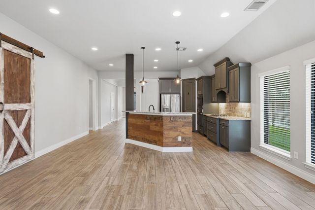 103 Boarsmen Court, Montgomery, TX 77316