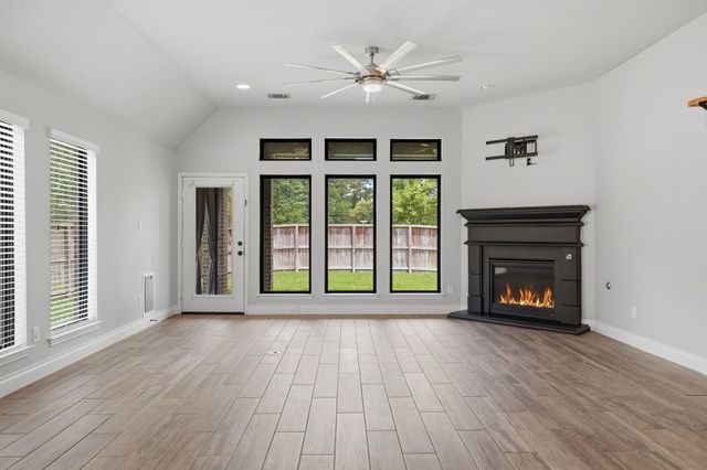 103 Boarsmen Court, Montgomery, TX 77316