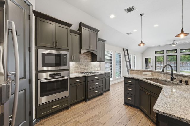 103 Boarsmen Court, Montgomery, TX 77316