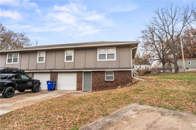 409 NE Westwind Drive, Lee's Summit, MO 64086