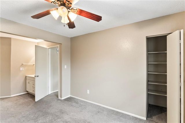 409 NE Westwind Drive, Lee's Summit, MO 64086