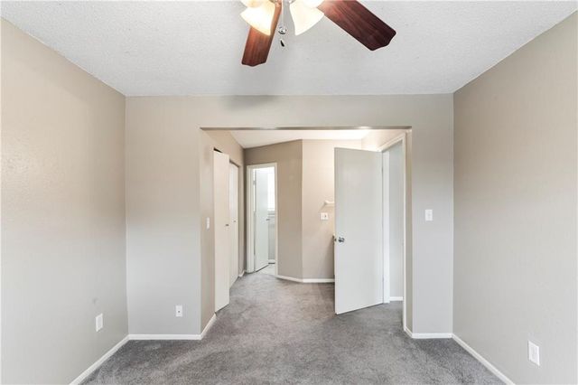 409 NE Westwind Drive, Lee's Summit, MO 64086