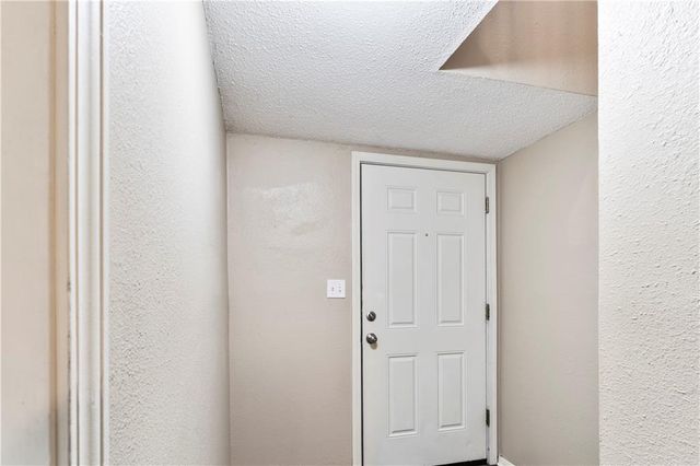 409 NE Westwind Drive, Lee's Summit, MO 64086