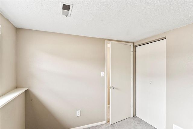 409 NE Westwind Drive, Lee's Summit, MO 64086