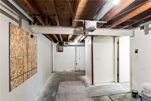 409 NE Westwind Drive, Lee's Summit, MO 64086