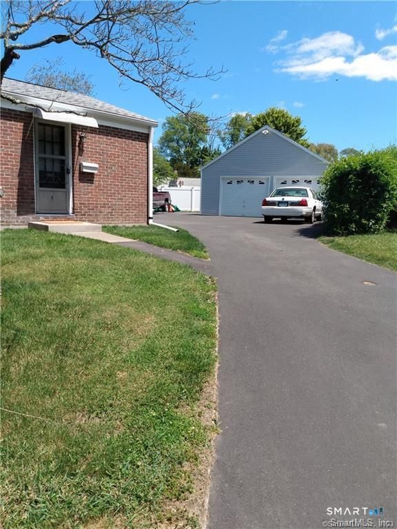 7 Pioneer Court, Fairfield, CT 06825