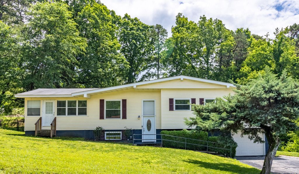 2524 Lyons Lane, Soddy Daisy, TN 37379