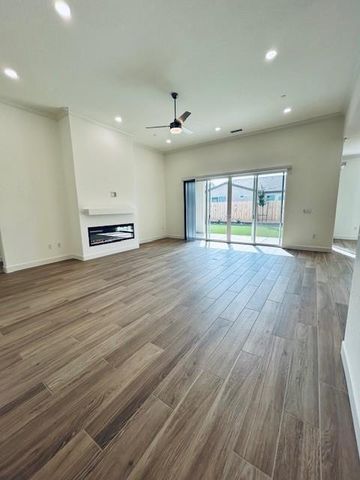 1604 Heirloom Avenue, Clovis, CA 93619