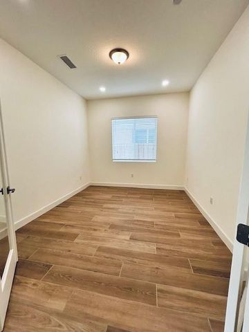 1604 Heirloom Avenue, Clovis, CA 93619