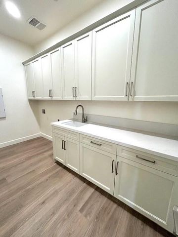 1604 Heirloom Avenue, Clovis, CA 93619