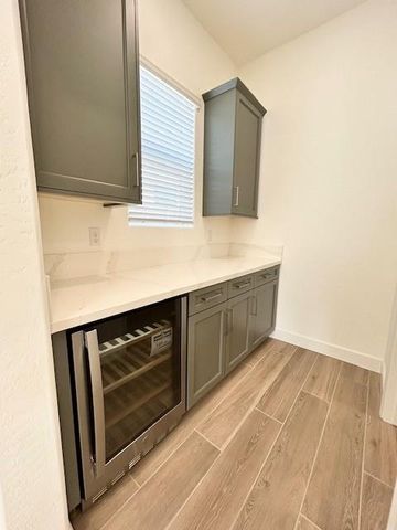 1604 Heirloom Avenue, Clovis, CA 93619