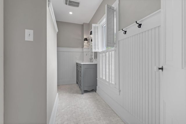 324 W Elm Street, Granville, OH 43023