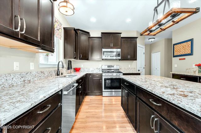 7913 E Wolf Creek Road, Wasilla, AK 99654