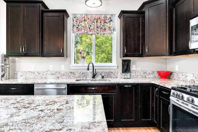 7913 E Wolf Creek Road, Wasilla, AK 99654