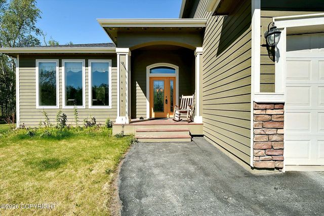 7913 E Wolf Creek Road, Wasilla, AK 99654