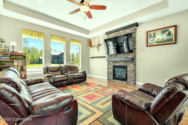 7913 E Wolf Creek Road, Wasilla, AK 99654