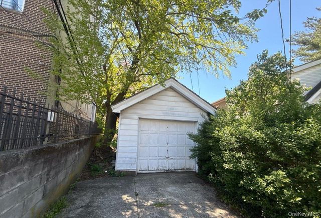 384 Hawthorne Avenue, Yonkers, NY 10705