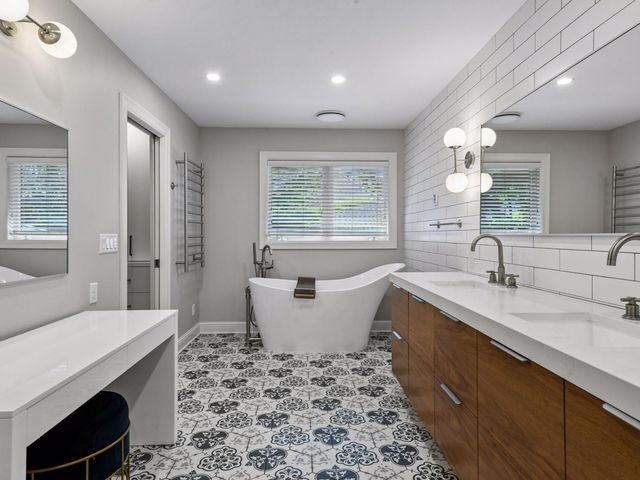 25695 Maple View Court, Shorewood, MN 55331