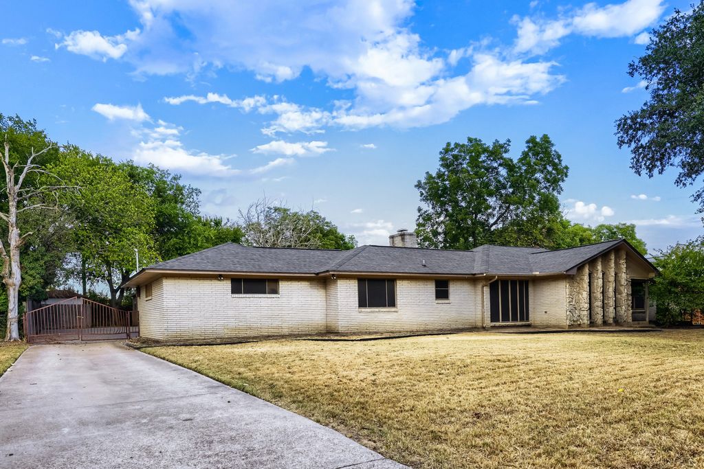 1760 S Duncanville Road, Cedar Hill, TX 75104 — photo 2